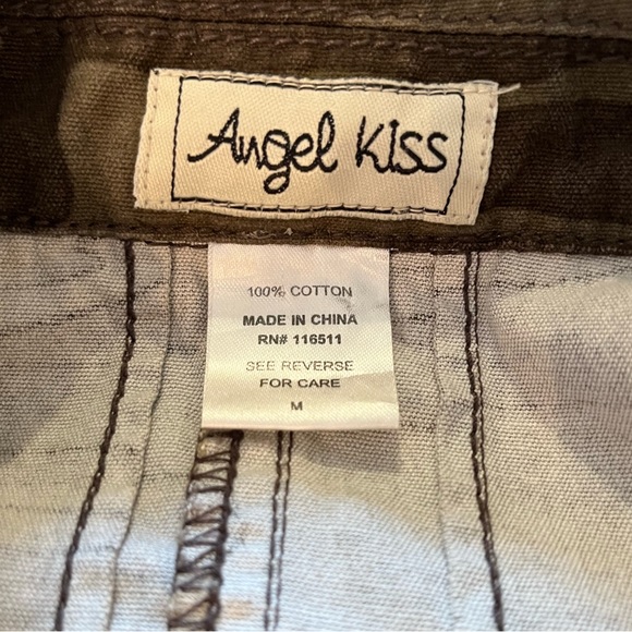 Angel kiss. Women’s camo button down jacket - Picture 4 of 4
